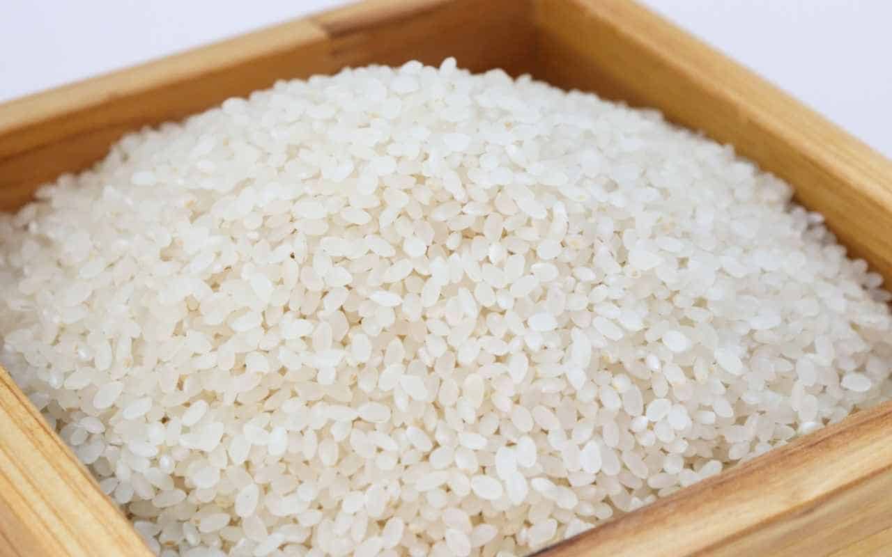 فوائد الأرز الأبيض والبني وماهي قيمتهما الغذائية